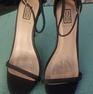 Gala signature strap heels